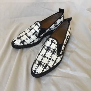 Everlane Black/White Woven Loafers Size 9